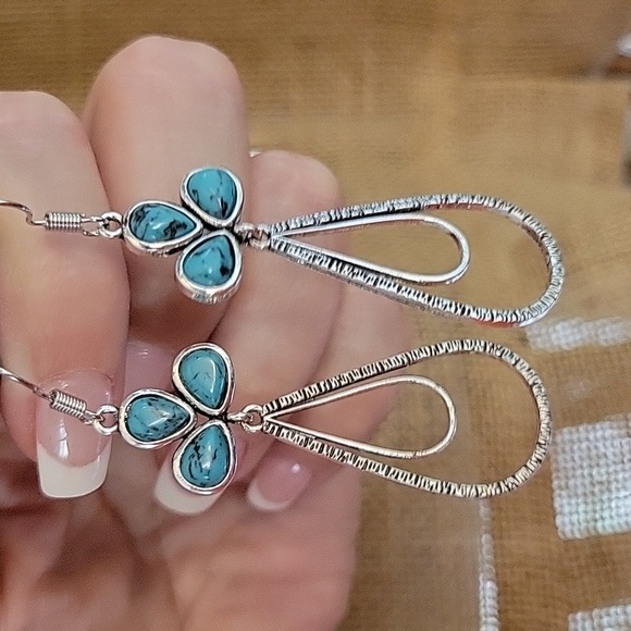 DOUBLE TEARDROP HOWLITE DROP EARRINGS - Picture 3 of 7